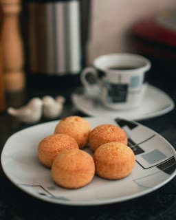 Aberto pregão para compra de pão de queijo e pão francês